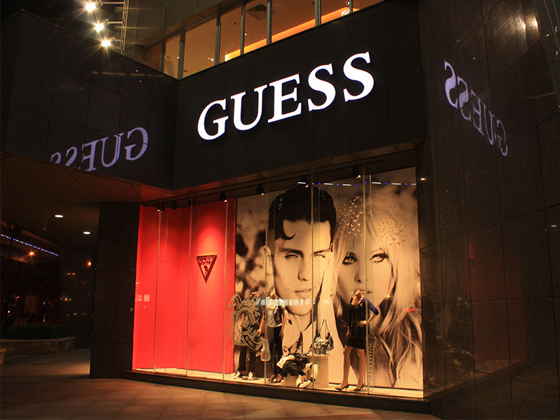 guess-retail-signage