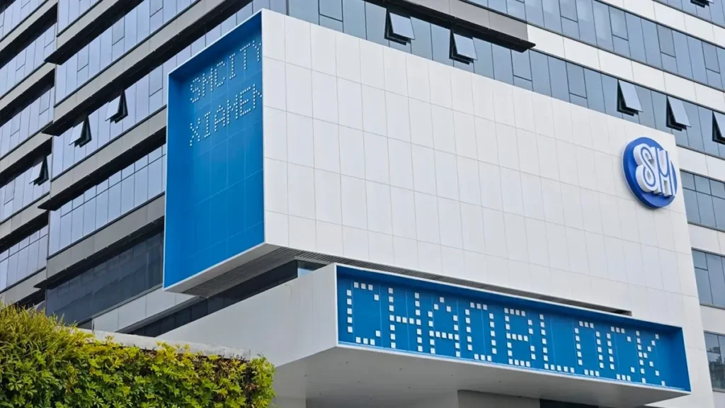 outdoor signage installation